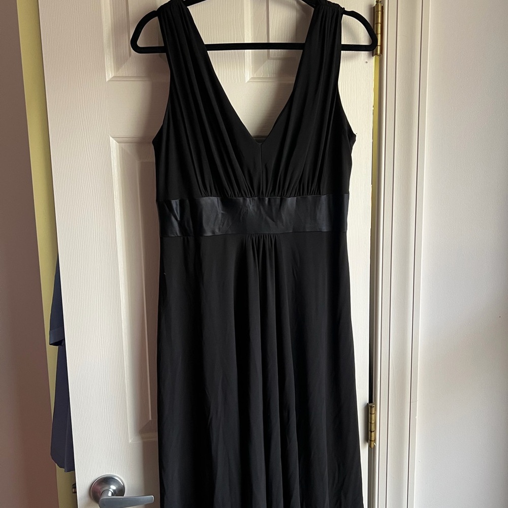 Jones Wear Black Sleeveless Dress